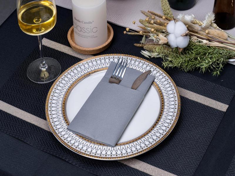 How to Choose the Right Disposable Colored Airlaid Napkins for Your Party?