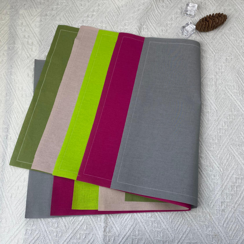 Disposable Folding Cloth Placemats for Special Celebration