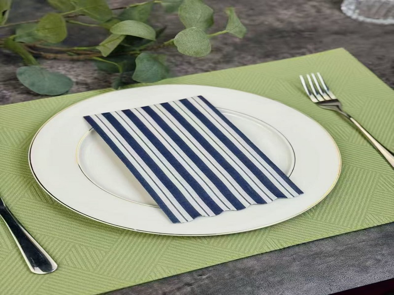Easy Table Styling: How Die-Cut Napkins Add Instant Holiday Charm