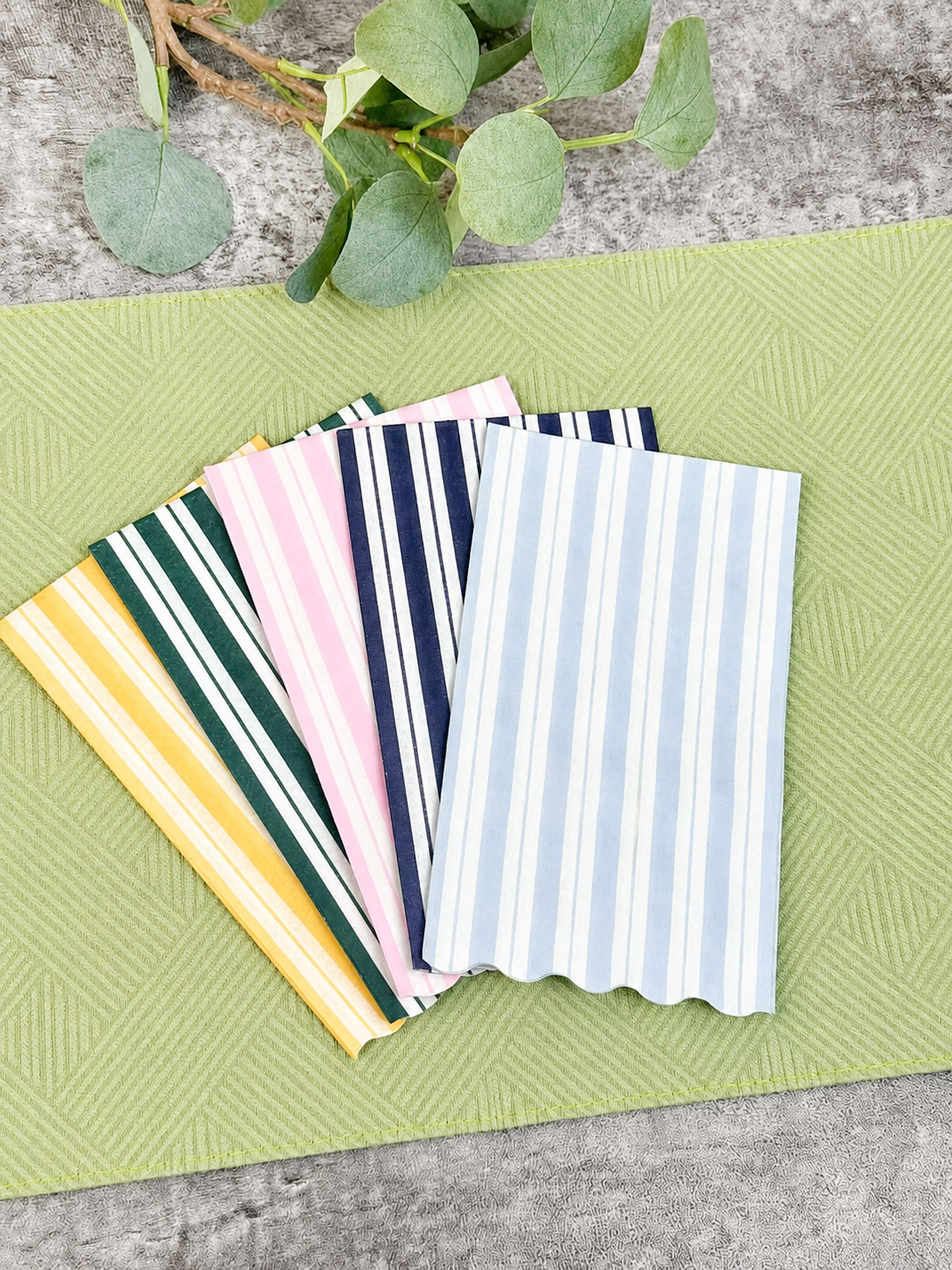 Soft Linen Feel Striped Airlaid Paper Napkins With Custom Die Cut Shape
